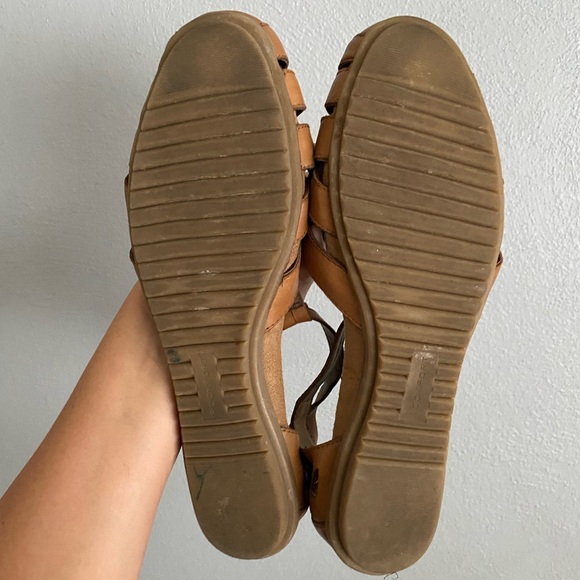 Rockport Flats Size 8.5 T-Strap Leather Tan Grannycore Grandma Mary Jane Sandal - Picture 6 of 9